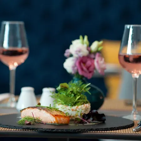 Athenaeum Palace & Luxury